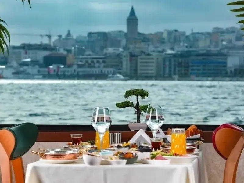 Bosphorus Cruise with Late Lunch